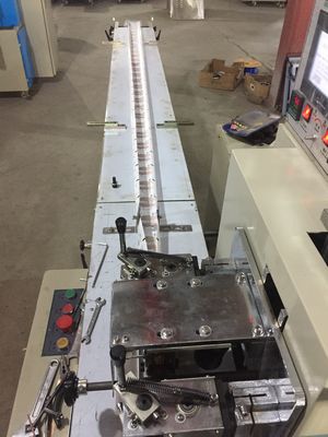 Petite machine horizontale de paquet d'oreiller de bonbon dur à sachet en plastique fournisseur